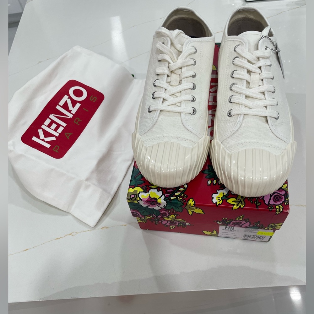 Luxury Kenzo Round-Toe Tiger Pattern Laced Sneakers